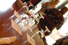 El almuerzo con mi cliente Una mesa con copas