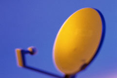 ¿Puede instalarse una antena parabólica privativa en una fachada comunitaria? Una antena difuminada