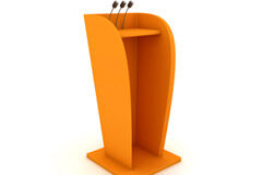 ¿Por qué es importante para el abogado estructurar el informe oral conforme a las reglas oratorias? Un atril