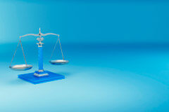 ¿Abogado y humilde? ¡Sin duda alguna! Balanza de justicia