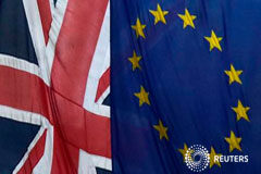 Brexit y litigación: más incógnitas Las banderas británica y de la UE en la Casa de Europa de Londres