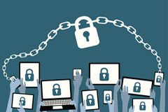 ¿Hasta dónde su intimidad? ¿Dónde empieza mi control? Brazos cogiendo portátiles con candados