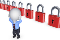 Sobre bancos, recogida de datos y vida conyugal Candados y un muñeco