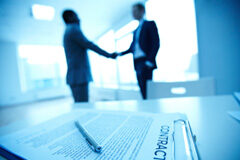 El procedimiento abierto simplificado en el PLCSP Firma de un contrato