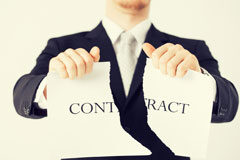 ¿Cuándo puedo reclamar daños morales por un incumplimiento contractual? Contrato roto