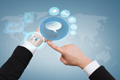 La Audiencia Nacional determina que todas las empresas deben tener implantado un sistema de registro de la jornada diaria de sus empleados Imagen de una persona con reloj y calendario en la muñeca y símbolos de internet