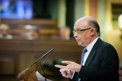 Los Presupuestos Generales del Estado superan su primer escollo en el Congreso con el rechazo de las enmiendas a la totalidad Cristóbal Montoro durante el debate parlamentario de los Presupuestos