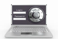 ¿Cómo afectará la reforma del Código Penal a los delitos cometidos en Internet? Ordenador portátil con cerradura de seguridad de acero