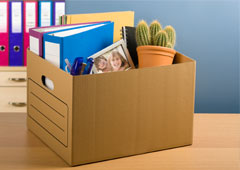 Una caja con los objetos de un trabajador