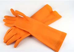 Dos guantes naranjas