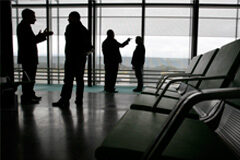 El fin sí justifica los medios Personas conversando