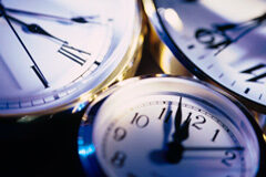 ¿De dónde saco tiempo para estudiar los asuntos? Tres esferas de reloj