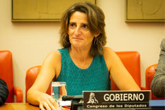 La ministra de Transición Ecológica anuncia en comisión que el Gobierno anulará el impuesto de generación eléctrica Teresa Ribera