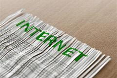 Como quitar un contenido de Internet por medio de la AEPD Un listado con el encabezamiento de internet y cortado todo en tiras