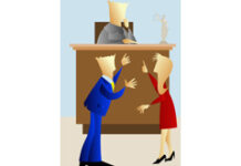 A vueltas con el nuevo juicio verbal: ¿puede el demandado rebelde solicitar vista? Dos abogados discutiendo delante del juez