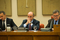 El Congreso aprueba una Proposición no de Ley para proteger a los usuarios ante las entidades financieras no supervisadas comparecencia del ministro Luis de Guindos, ante la Comisión de Economía celebrado esta semana