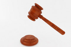 La necesidad de cohonestar la teoría y la práctica del Derecho Procesal Civil Una maza