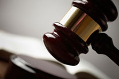 ¿Prescribe la responsabilidad civil ‘ex delicto’? Mazo