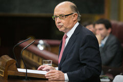 El Congreso aprueba y envía al Senado los Presupuestos Generales del Estado para 2017 Pleno de esta semana, durante la defensa del ministro Montoro de las cuentas