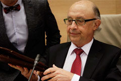 Montoro acude a la Comisión de Presupuestos para explicar la prórroga presupuestaria Ministro de Hacienda compareciendo esta semana en la Comisión de Presupuestos para explicar la prórroga presupuestaria