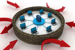 Desafíos del nuevo Plan Nacional de Protección de Infraestructuras Críticas Ordenadores dentro de un círculo y unas flechas rojas fuera.