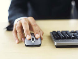 Un ratón y un teclado de ordenador