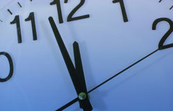 El Tribunal Supremo rebaja la pena a un pamplonés por el retraso en la sentencia reloj