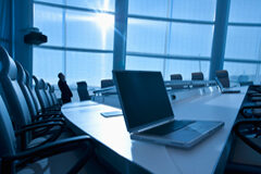 Una visita a los despachos canadienses: espacio y lujo para el cliente Una gran sala de reuniones