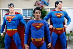 Warner Bros gana la batalla legal por los derechos de Superman Tres Superman