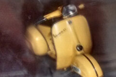 El joven abogado y la Vespa Vespa de Óscar Fernández León