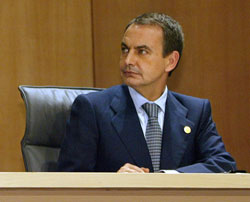 Zapatero sentado en el Palacio de las Cortes. Zapatero sentado en el Palacio de las Cortes.