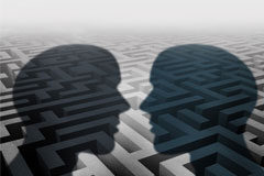 Nuevo delito de acoso en la vida privada: conductas punibles Silueta de dos caras enfrentadas