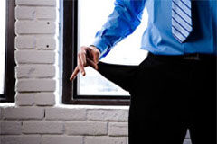 ¿Está realmente “amenazado” el negocio de las gestoras de impagos por la reciente sanción de la AEPD a un cedente de una cartera de créditos? Una persona con los bolsillos vacíos