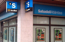 El Supremo condena a Banco Urquijo (Sabadell) a pagar 16 millones al BDCE La imagen de una sucursal del Banco Sabadell