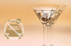 Si bebes, no conduzcas Unas copas de martini y la foto de prohibido coger coche