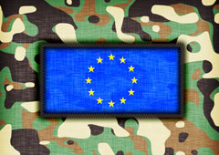 Bandera UE rodeada de dibujos de camuflaje Bandera UE rodeada de dibujos de camuflaje