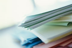 Fin de la licencia administrativa Carpetas con documentos.