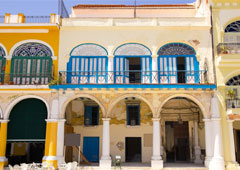 Fachadas de casas cubanas