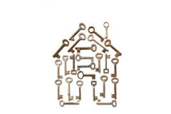 La venta de viviendas arrendadas tras la Ley 4/2013 Un casita hecha con llaves