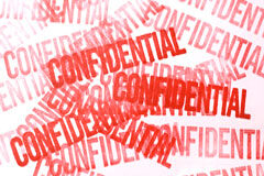 El apercibimiento de la LOPD: primera aplicación judicial La palabra confidential escrita en rojo muchas veces.