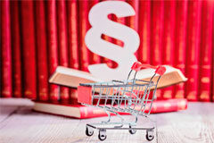 ‘New Deal for Consumer’: reforzando los derechos de los consumidores y ampliando las obligaciones para los comerciantes en los mercados en línea Libros y carrito de la compra