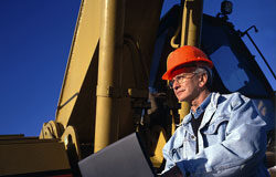 La facultad de desistimiento del comitente versus la facultad resolutoria del contrato de obra: dos preceptos incompatibles Obrero subido a una grua