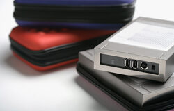 La directiva 2001/29/CE establece como ilegal la copia privada si no hay compensación económica La directiva 2001/29/CE establece como ilegal la copia privada si no hay compensación económica