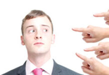 El falso autónomo y la prevención de riesgos laborales dedos señalando persona