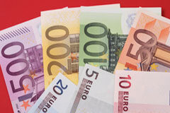 Indemnización por clientela e incumplimiento del agente: dos realidades no siempre incompatibles distintos billetes de euro