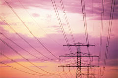 Comercializadoras municipales como medio propio para la adquisición de electricidad Torres de alta tensión.