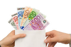 Compensación de deudas: procedencia de la deducción en la indemnización por despido de la indemnización ya percibida por finalización del contrato temporal suscrito dinero en sobre