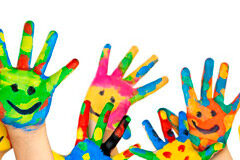 La responsabilidad en los campamentos y escuelas de verano Manos pintadas