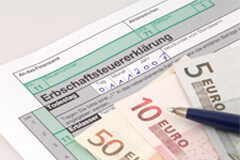 La reforma fiscal: llega el Exit Tax Billetes de euros y documentación