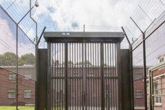 ¿Se debe castigar lo que sucede más allá de la prisión? Exterior cárcel